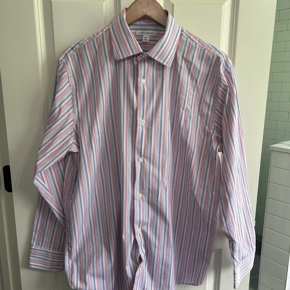 Banana Republic Blue and Pink Dress Shirt Vertical Stripes size L 16-16.5 neck.